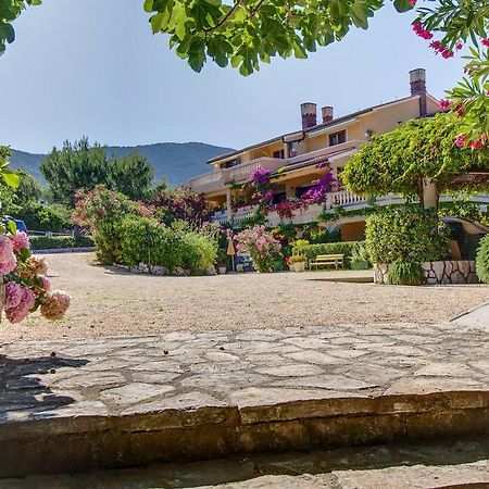 Apartmani Mavrinac Nerezine Esterno foto